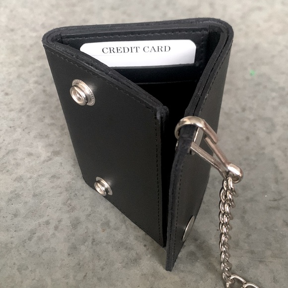 3-Fold Wallet With Chain - Picture 2 of 4